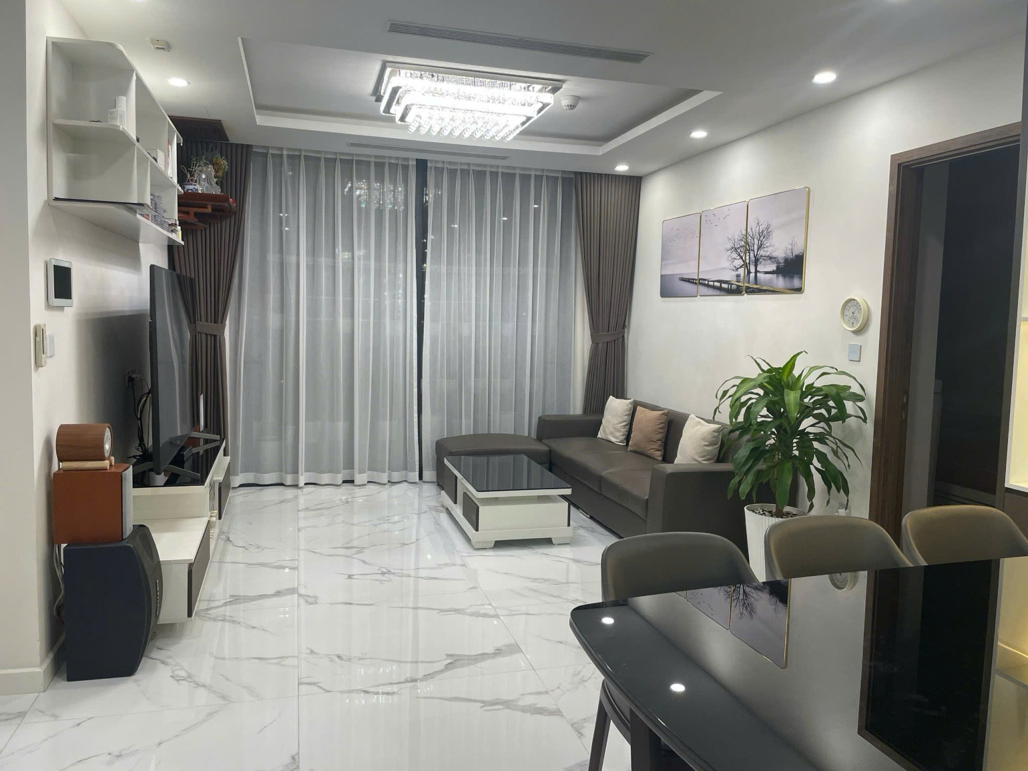 Bán căn hộ tòa S5 Sunshine City - DT: 98m2/3PN/2 logia cửa Đông Nam view nội khu có sổ 9 tỷ VNĐ